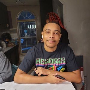 Meet your Posher, Justin